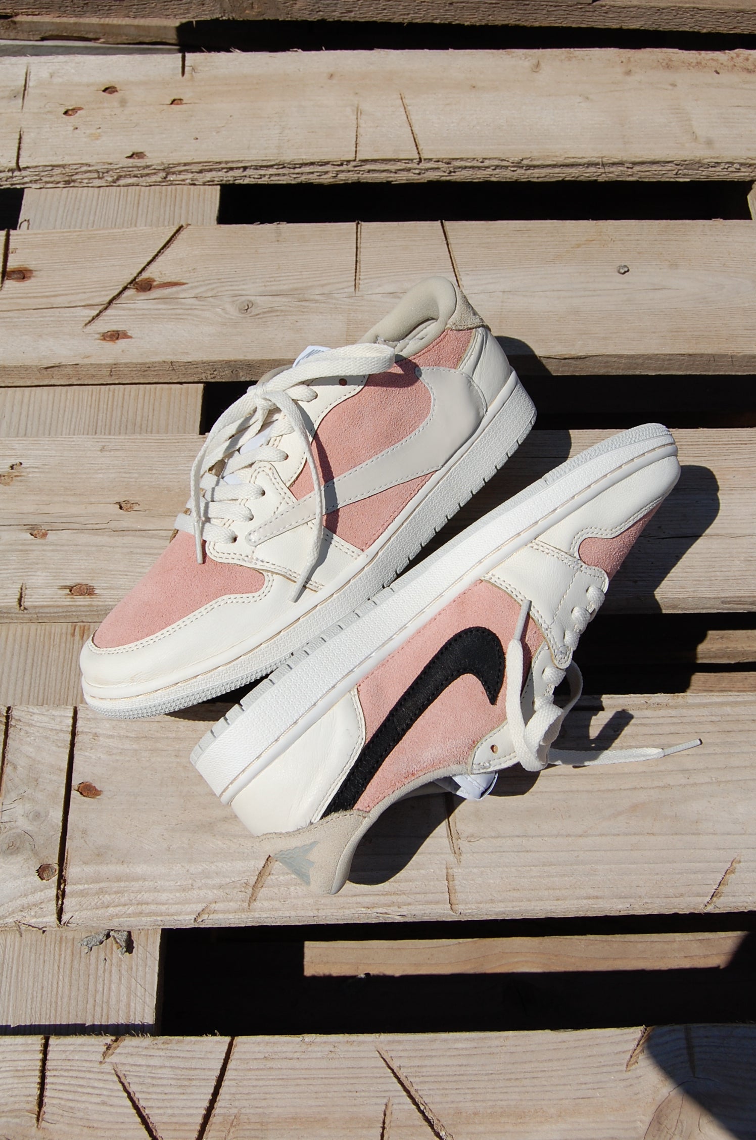 Air Jordan 1 Low "TS Strawberry Cream"